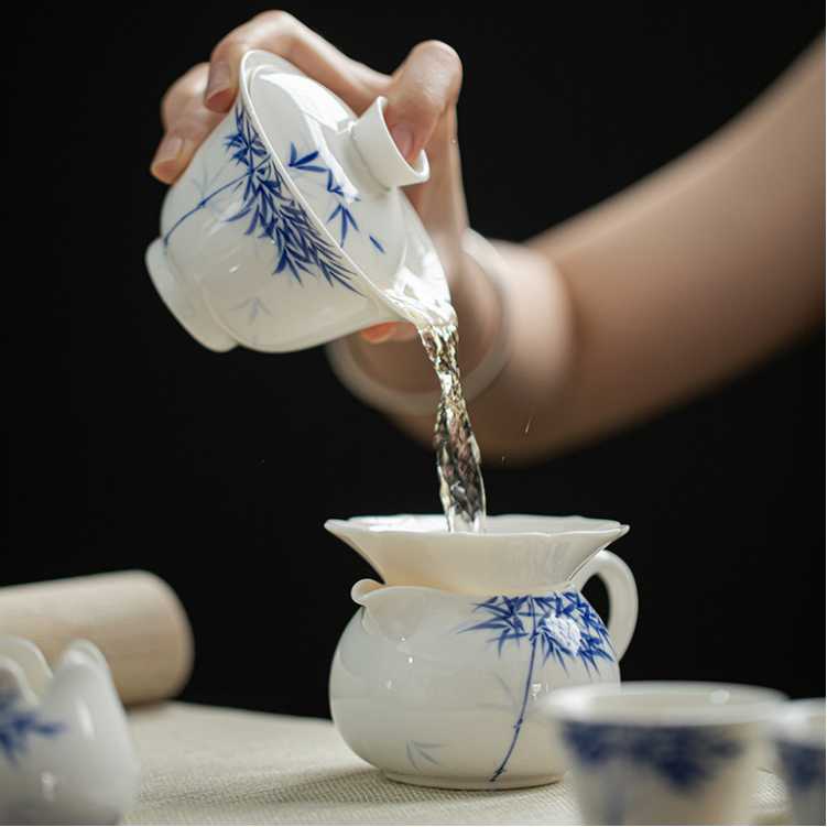 Rising Clouds Freedom | Hand-painted Blue and White Bamboo Home Tea Set | Gongfu Tea Set