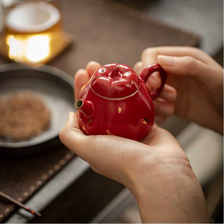 Hawthorn Red | Gold Sprinkles | Pumpkin Teapot - DH TEA